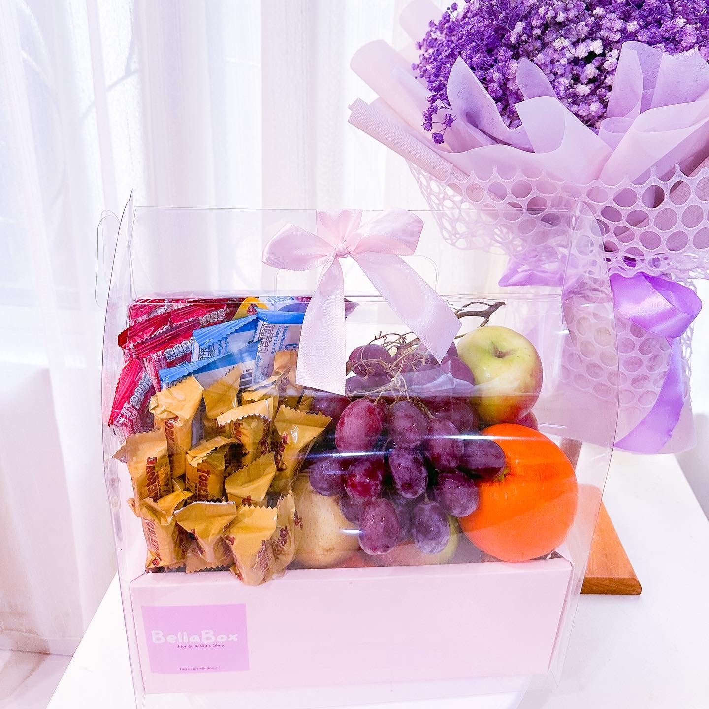 Bundle E ( Fruits Chocolate Box & Baby Breath)