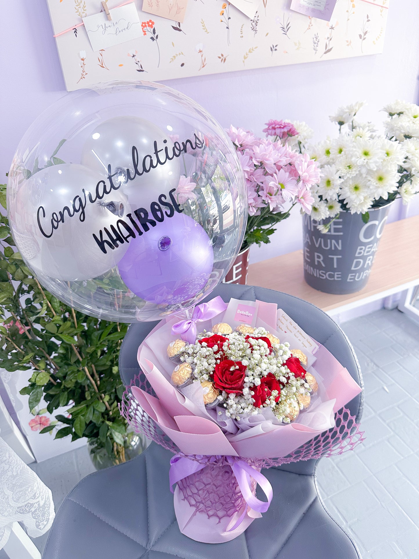 Roses & Ferrero bouquet with baloons