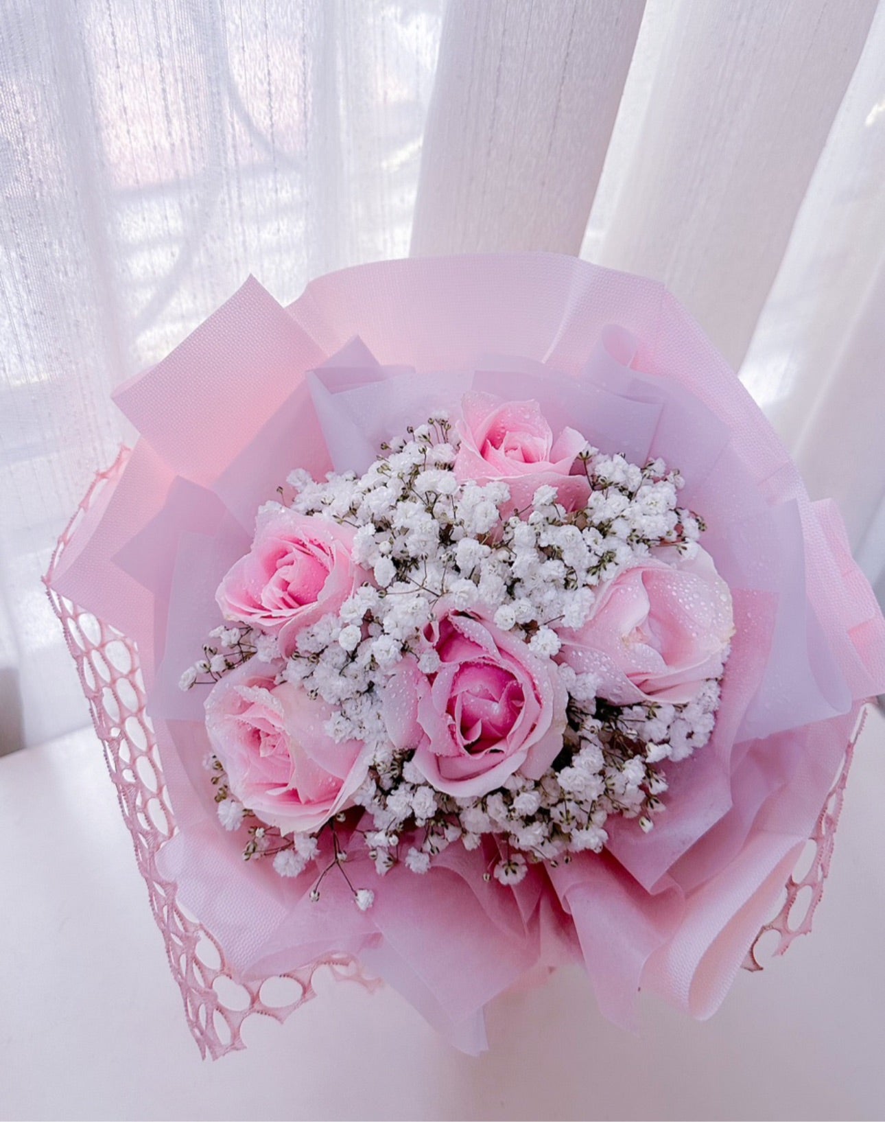 5 stalk pink rose with white baby breath