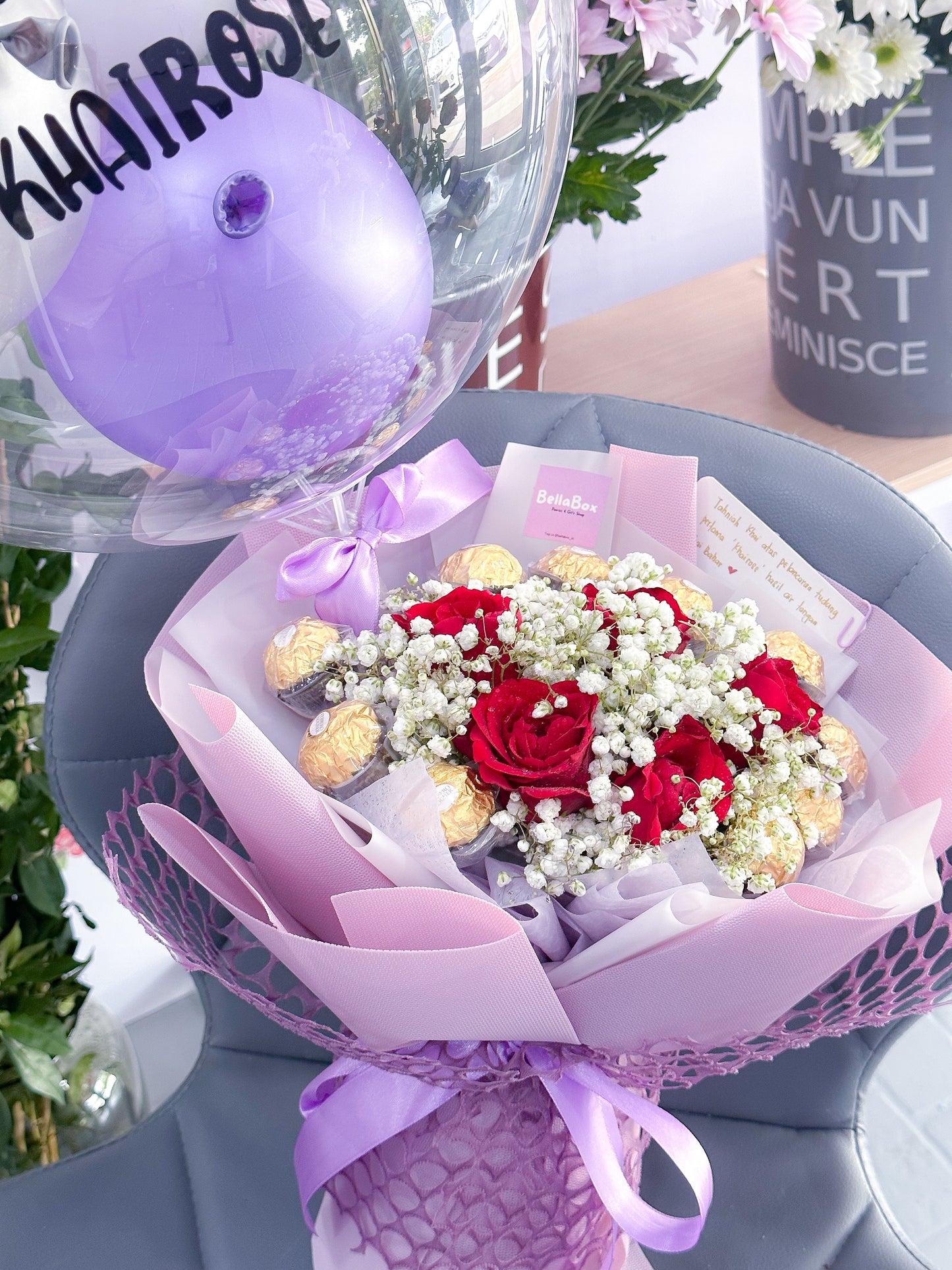 Roses & Ferrero bouquet with baloons