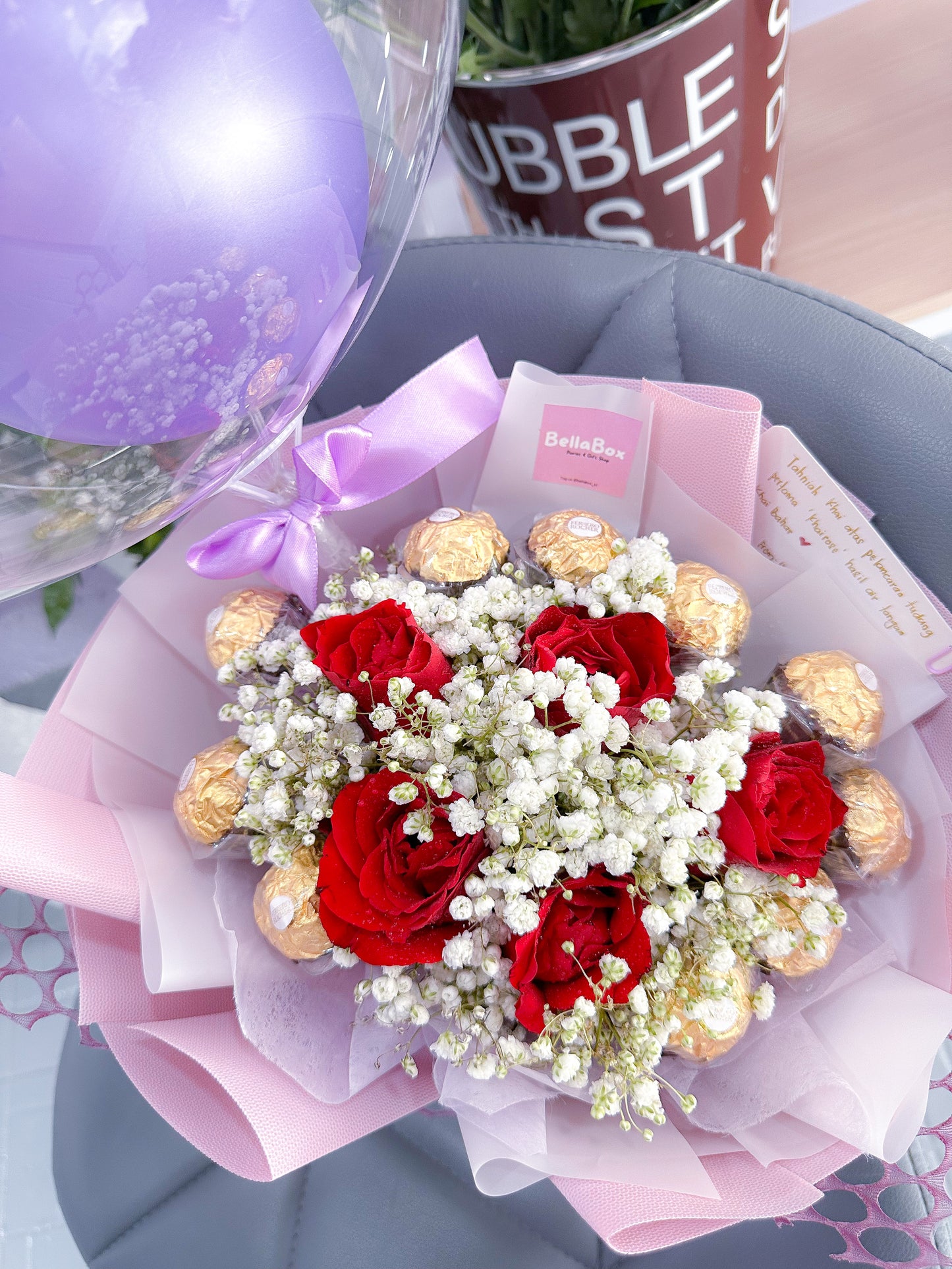 Roses & Ferrero bouquet with baloons