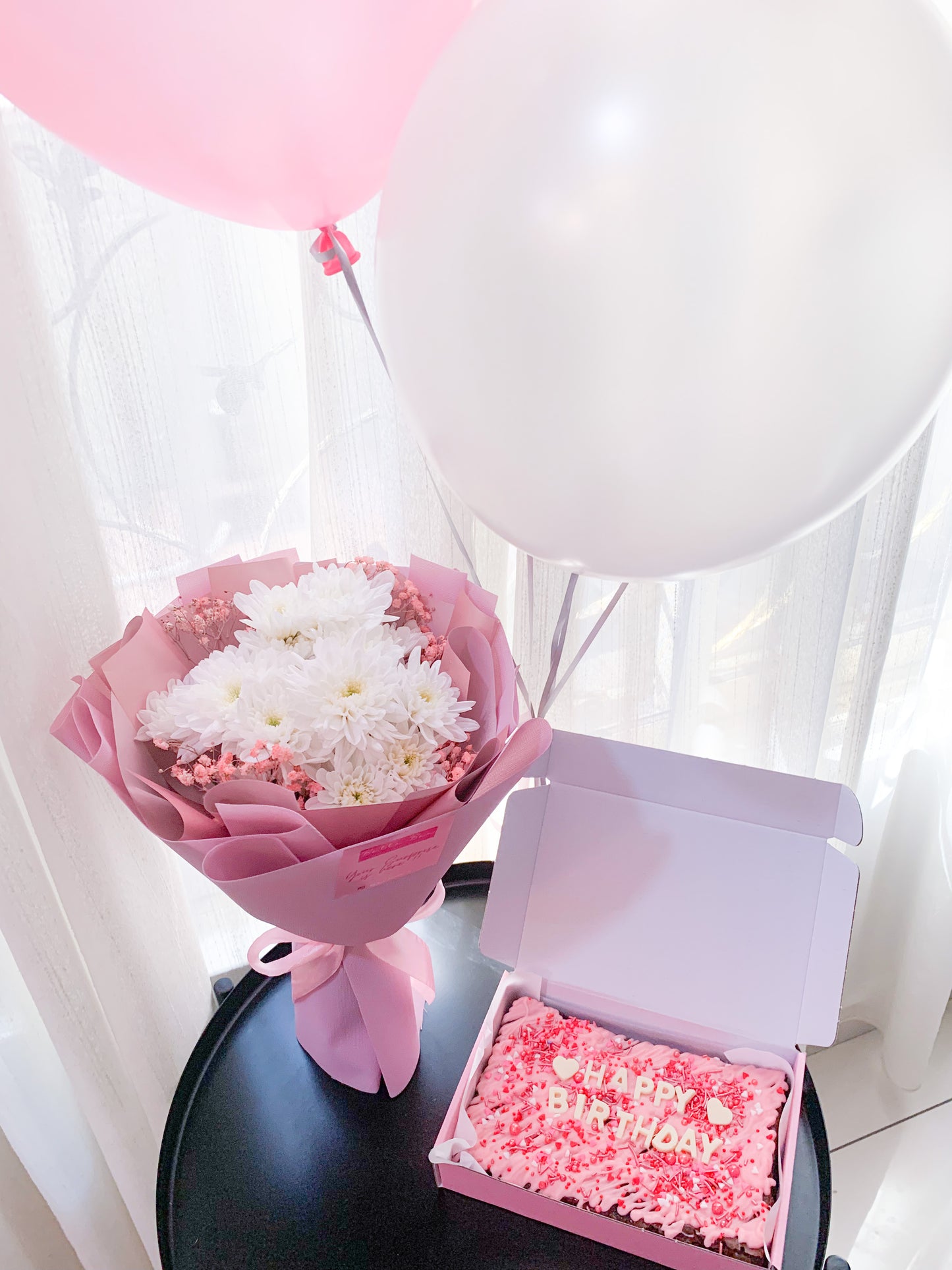 Bundle Set (Pom pom flowers, Helium Balloon & Brownie Box)