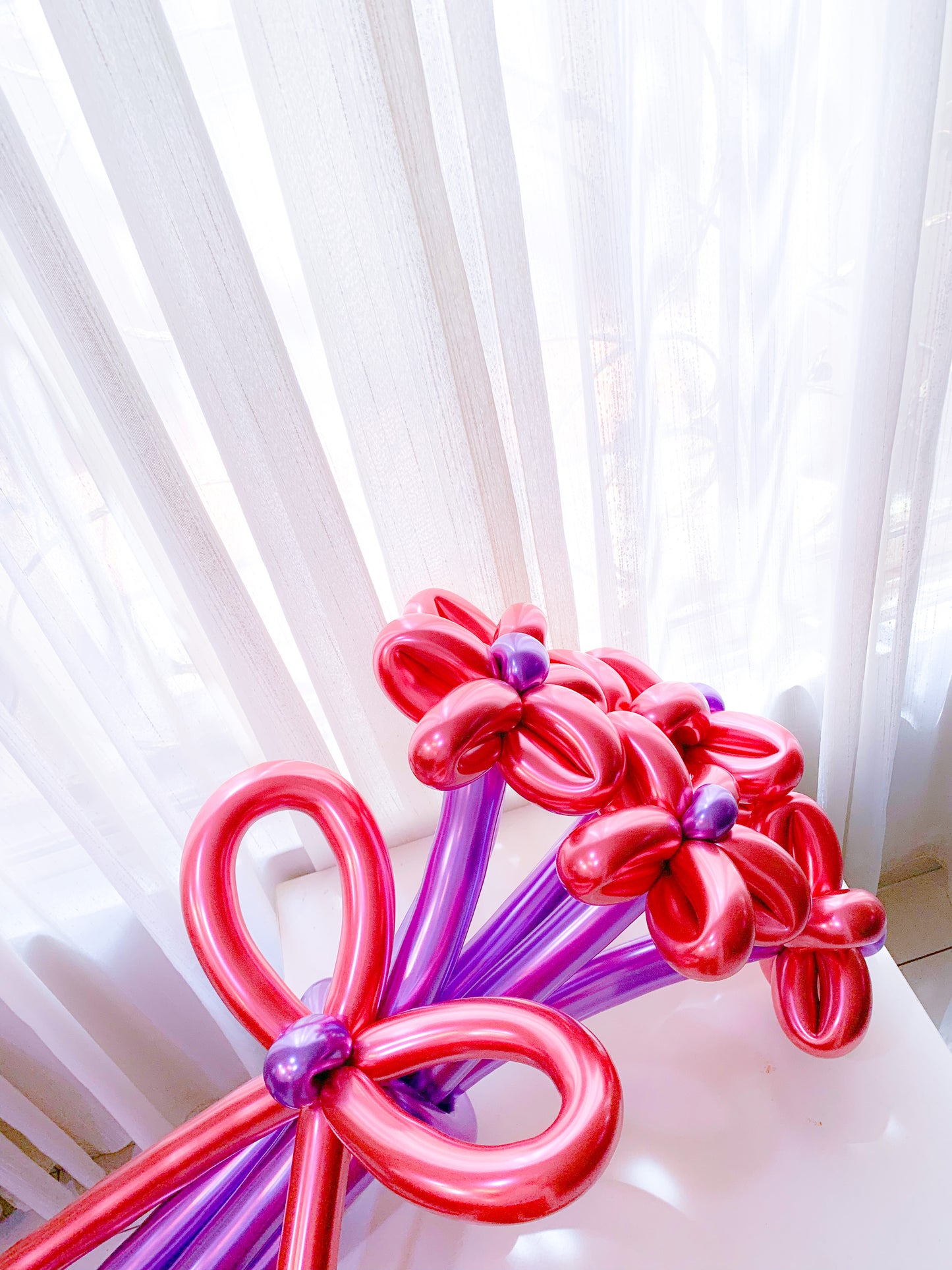 Mix box & Balloon bouquet bundlew