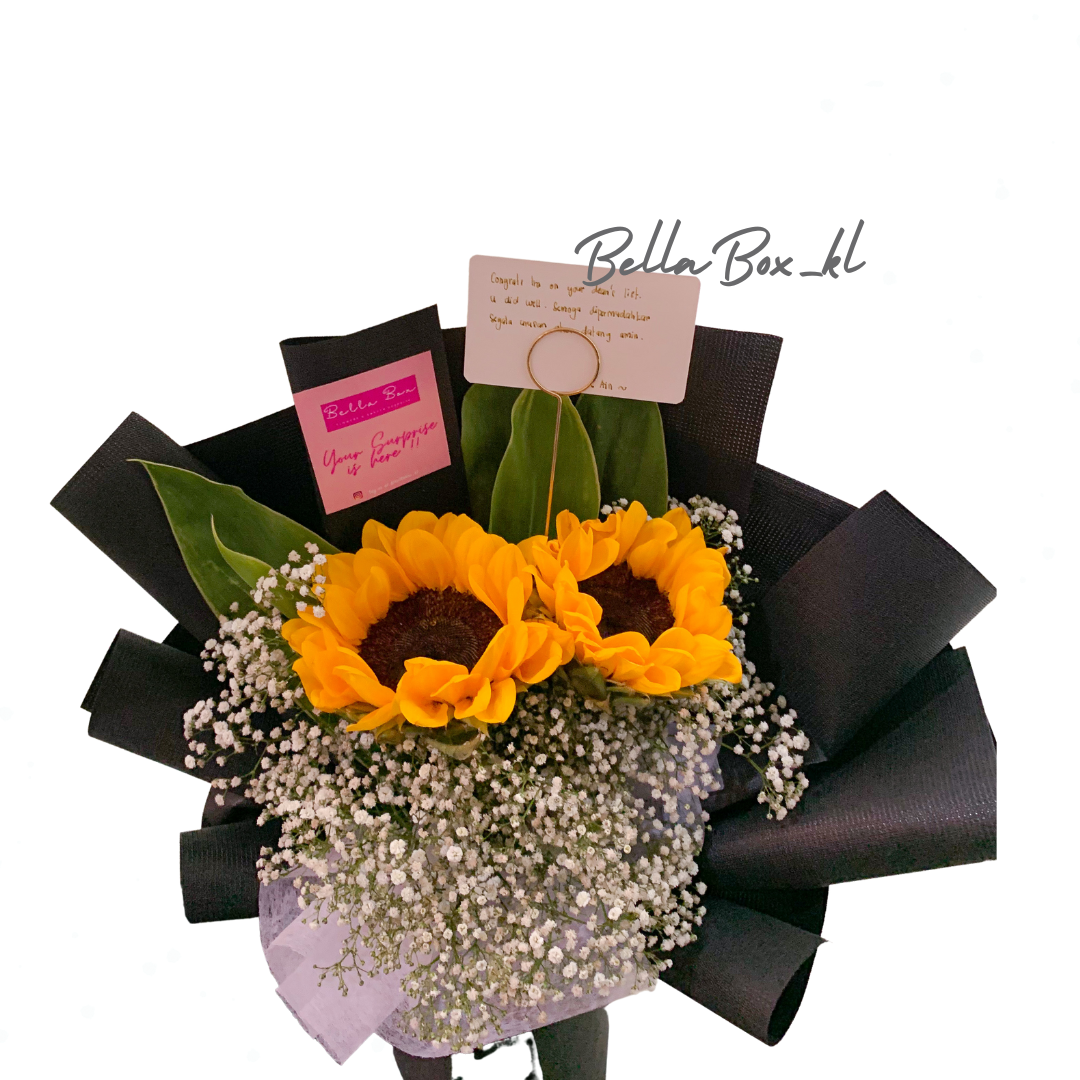 Sunflowers bouquet with baby breath