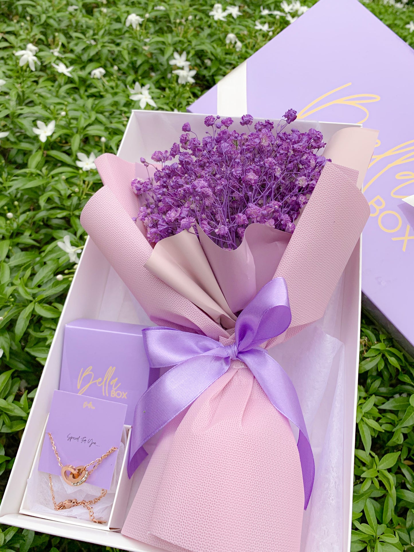 (Available today) Bella Gift Box