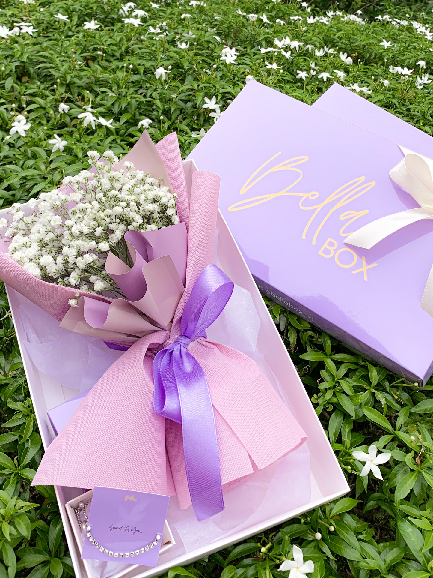 (Available today) Bella Gift Box