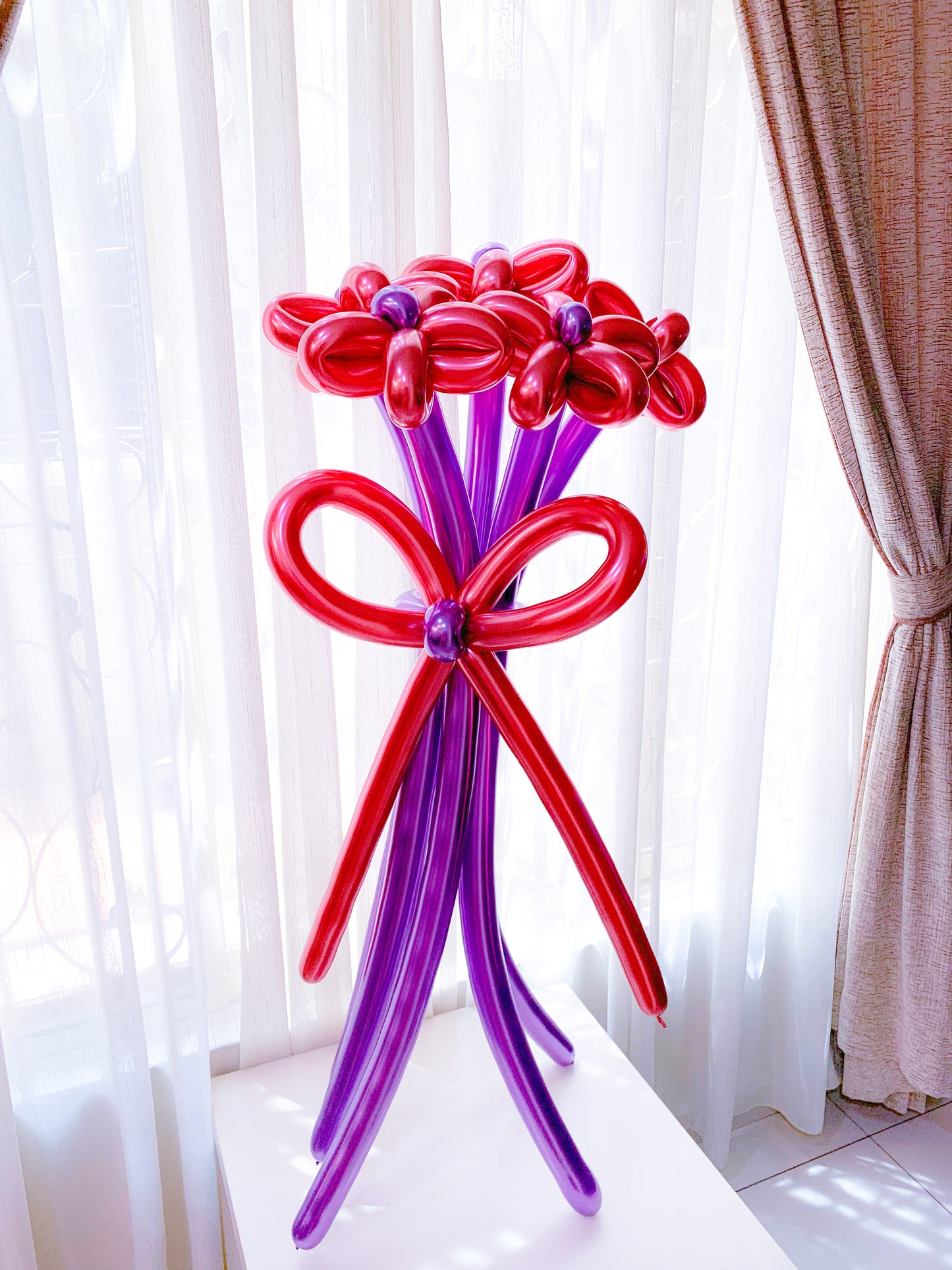 Mix box & Balloon bouquet bundlew